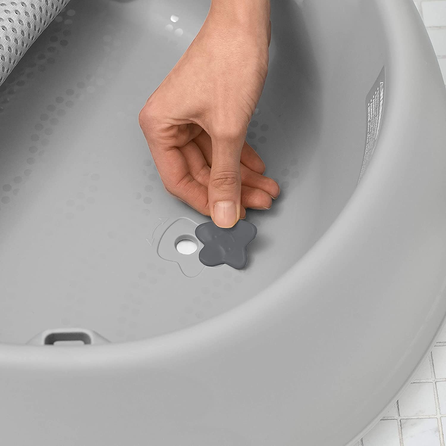 https://bigbigmart.com/wp-content/uploads/2021/12/Skip-Hop-Baby-Bath-Tub-3-Stage-Smart-Sling-Tub-Moby-Grey7.jpg