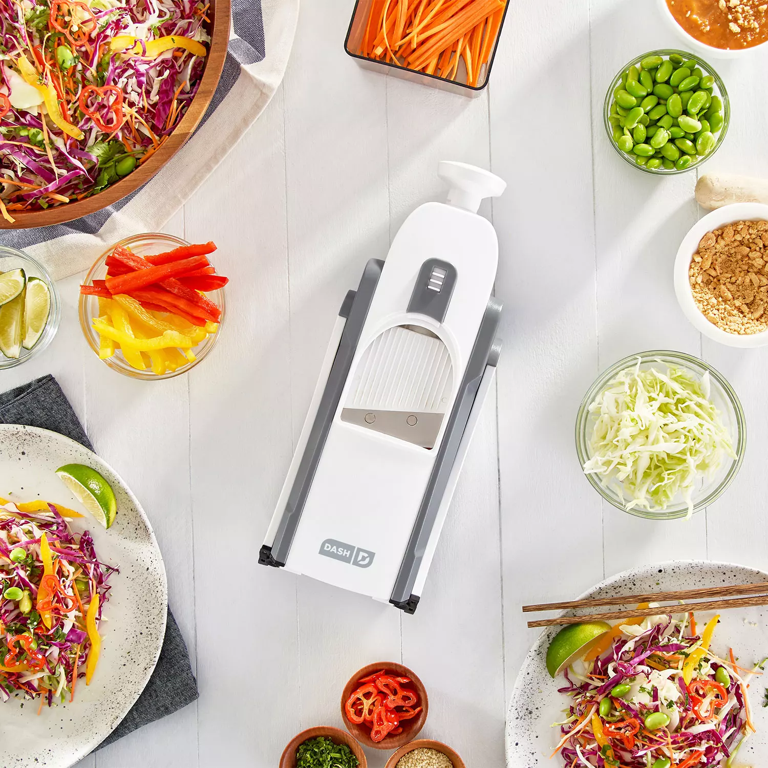  DASH Safe Slice® Mandoline Slicer, Julienne + Dicer for  Vegetables, Meal Prep & More with 30+ Presets & Thickness Adjuster - Aqua :  Home & Kitchen