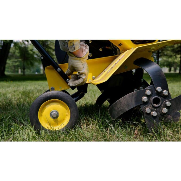 Champion Power Equipment 100379 22 in. 212cc 4Stroke Gas Garden Front