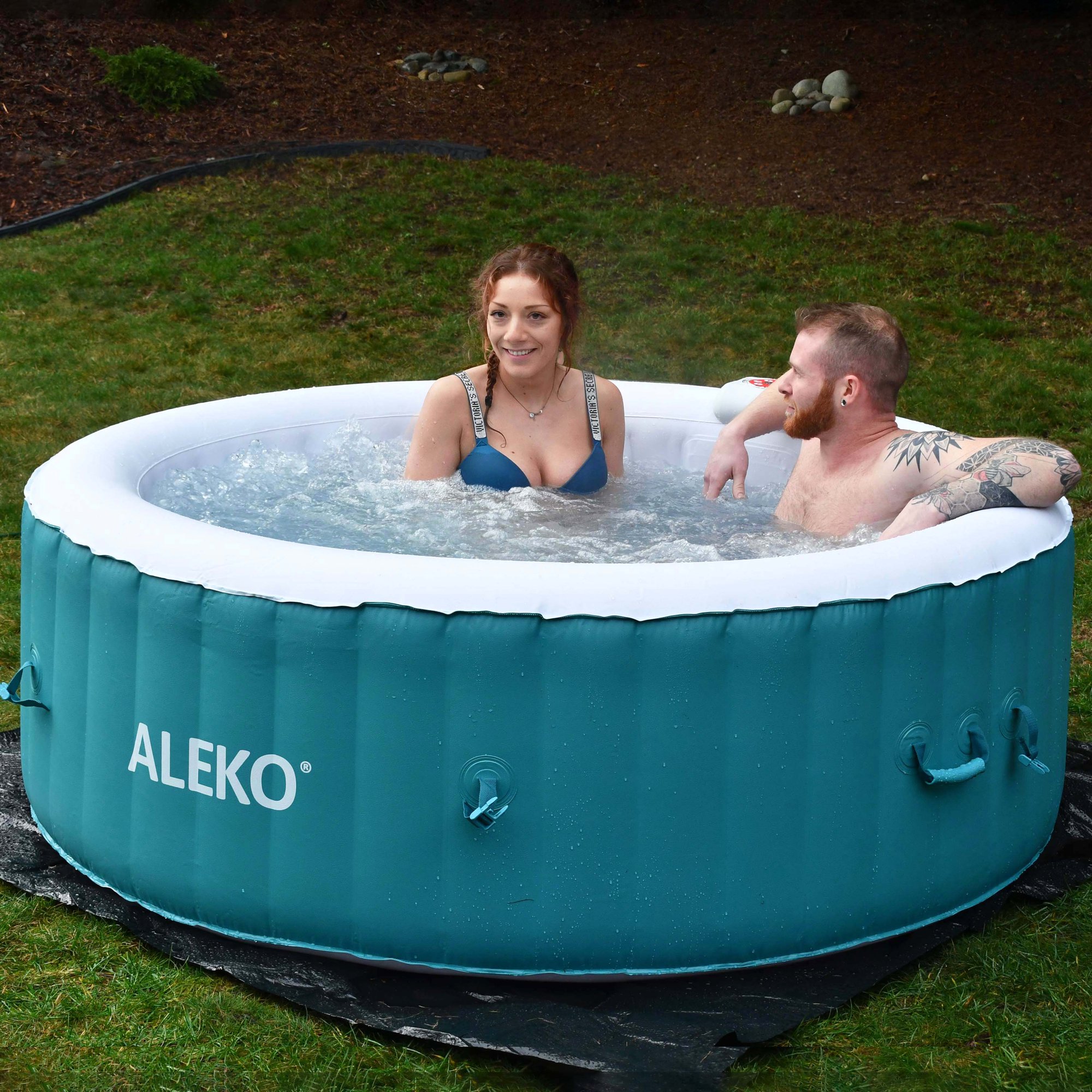 ALEKO Round Inflatable 4 Person Hot Tub Spa with Cover, 210 Gallon