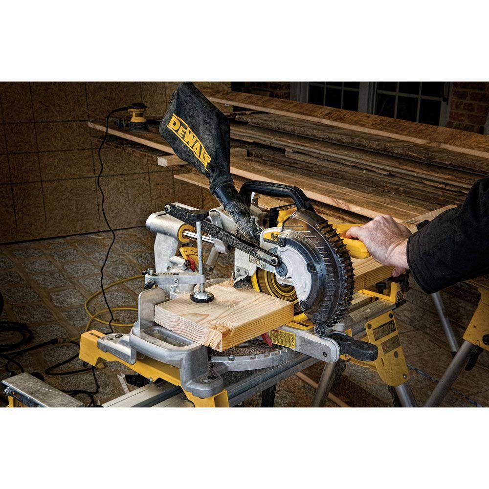 dewalt-miter-saws-dcs361bwdcb240c-d4_1200.jpg