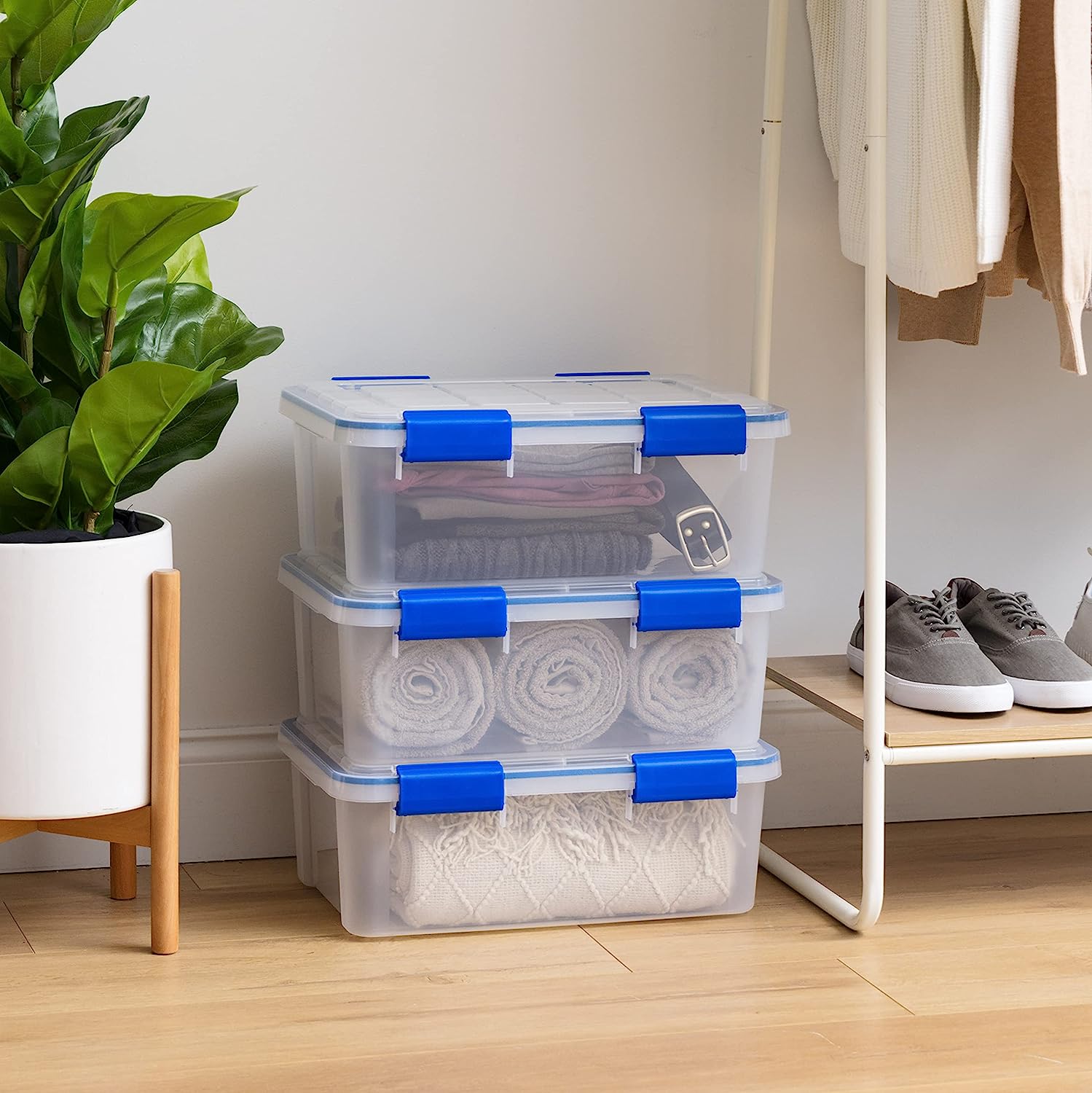 https://bigbigmart.com/wp-content/uploads/2023/06/IRIS-USA-16-Quart-WEATHERPRO-Plastic-Storage-Box-with-Durable-Lid-and-Seal-and-Secure-Latching-Buckles-Clear-With-Blue-Buckles-Weathertight-3-Pack9.jpg