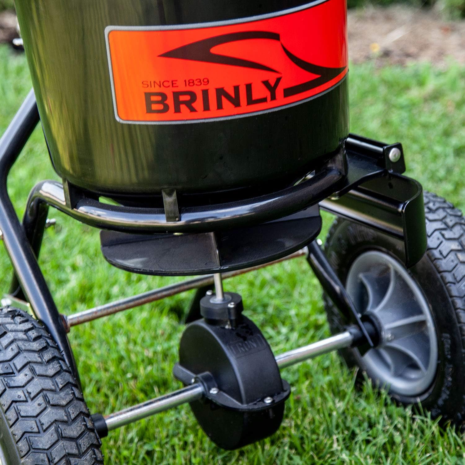 Brinly P20-500BHDF-A Push Spreader with Side Deflector Kit and Hopper Grate, 50 lb. Capacity, Matte Black0