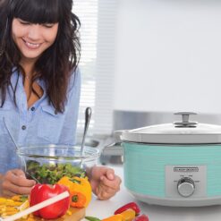 BLACK+DECKER 7 Quart Dial Control Slow Cooker with Built in Lid Holder, Teal Pattern