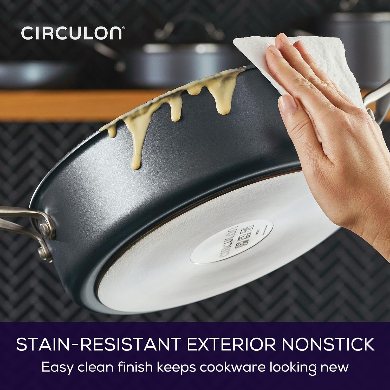 https://bigbigmart.com/wp-content/uploads/2023/08/Circulon-A1-Series-with-ScratchDefense-Technology-Nonstick-Induction-Saute-Pan-with-Helper-Handle-and-Lid-5-Quart-Graphite7.jpg