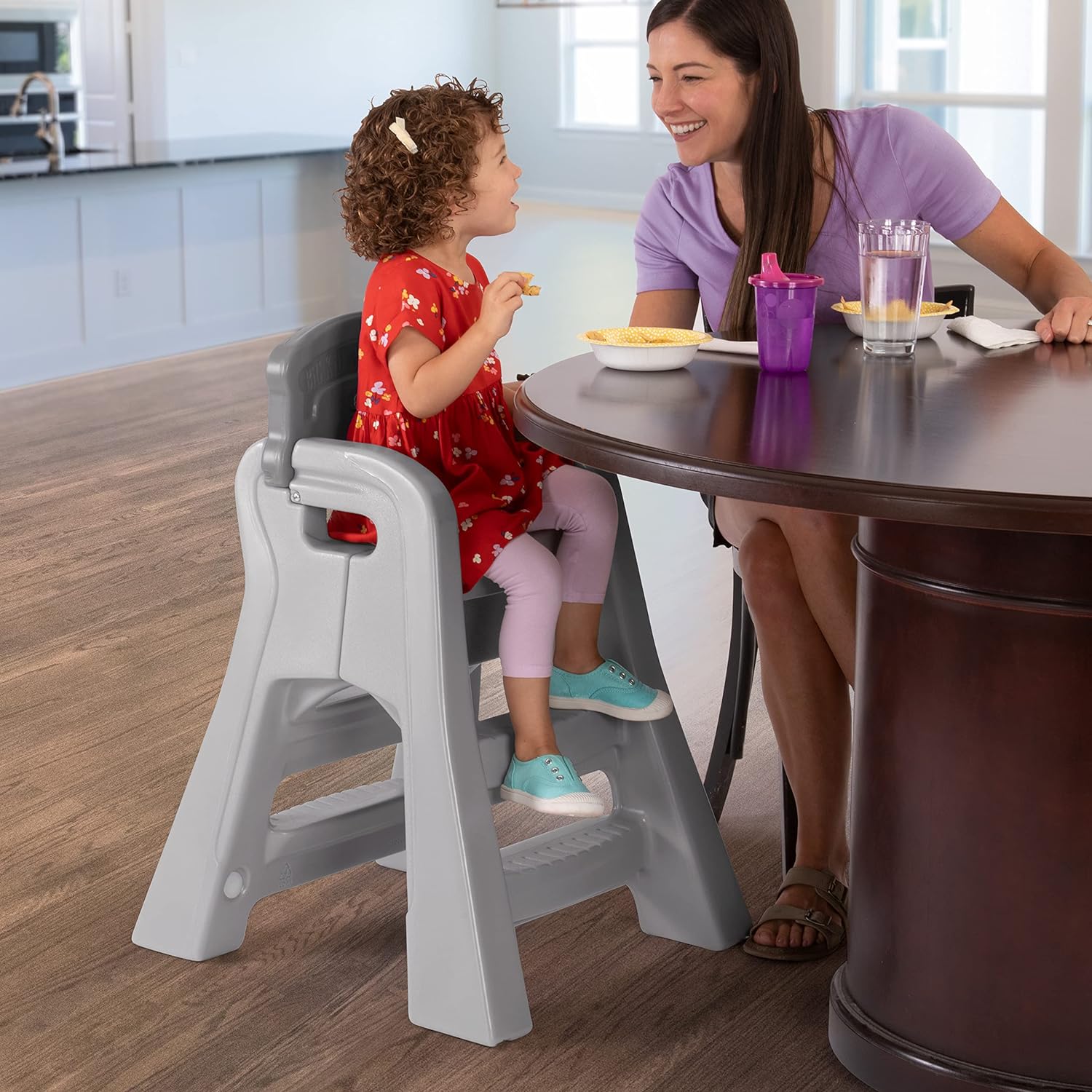 https://bigbigmart.com/wp-content/uploads/2023/10/Simplay3-Big-Kids-Booster-Seat-Lightweight-Toddler-Booster-Chair-for-Dining-Table-and-Kitchen-Toddler-Kitchen-Helper-Made-in-USA1.jpg