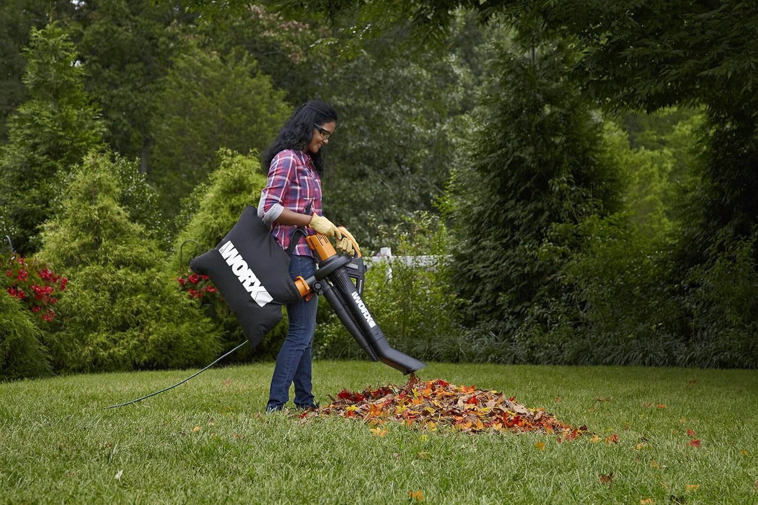 https://bigbigmart.com/wp-content/uploads/2023/10/WORX-WG509-12-Amp-TRIVAC-3-in-1-Electric-Leaf-Blower-with-All-Metal-Mulching-System8.jpg