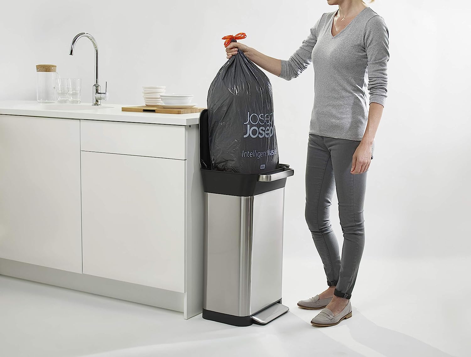 https://bigbigmart.com/wp-content/uploads/2023/11/Joseph-Joseph-Intelligent-Waste-Titan-Trash-Can-Compactor-with-Odor-Filter-Holds-Up-to-90L-After-Compaction-Stainless-Steel-30L14.jpg