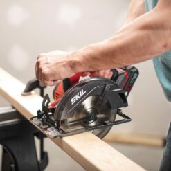 SKIL 20V 6-1/2 Inch Cordless Circular Saw Includes 2.0Ah PWR CORE 20 Lithium Battery and Charger - CR540602 - 7