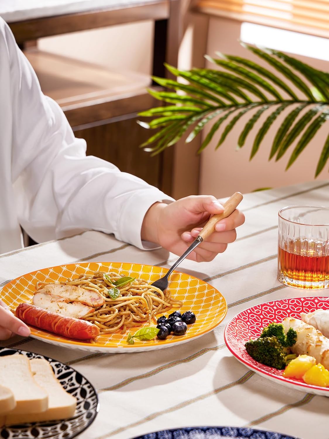 DOWAN 10.5 Dinner Plates Set of 6, Ceramic Salad Plates, Porcelain Plates Set for Kitchen, Parties, Pasta, Dishwasher & Microwave & Oven Safe, Colorful7