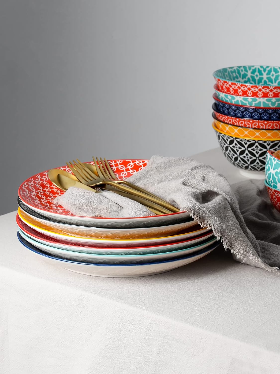 DOWAN 10.5 Dinner Plates Set of 6, Ceramic Salad Plates, Porcelain Plates Set for Kitchen, Parties, Pasta, Dishwasher & Microwave & Oven Safe, Colorful9