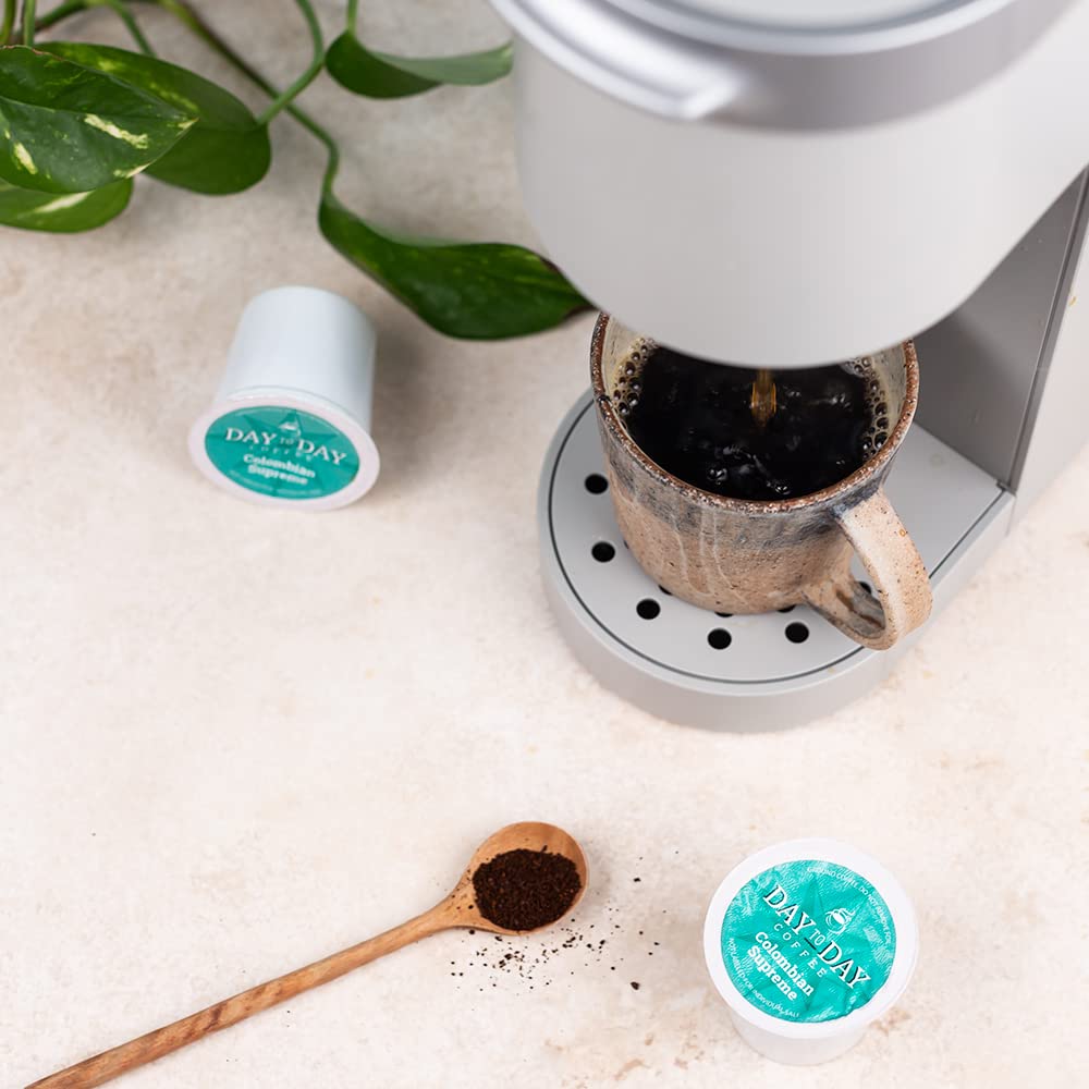 Day To Day 120-Count Colombian Supreme, Light Roast Single Serve Coffee Pods for K Cups Keurig Brewers (Colombian Supreme, 120 Count (Pack of 1))7