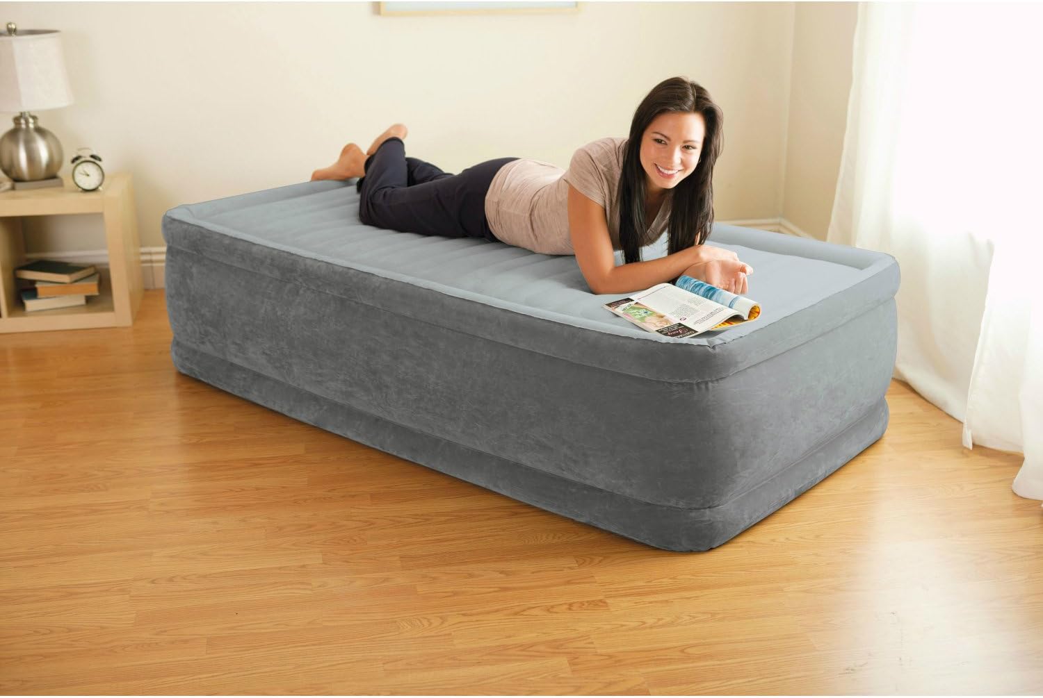 Intex Comfort Plush Elevated Dura-Beam Airbed with Built-in Electric Pump3