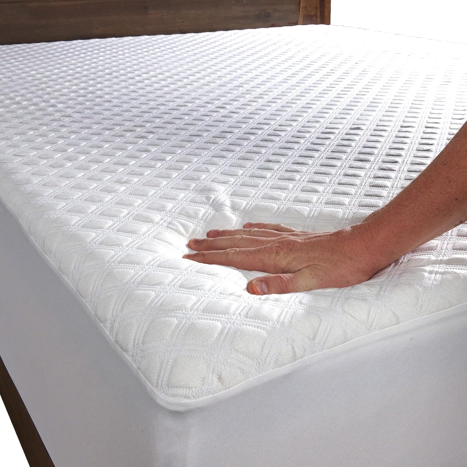 SafeRest Sleepure 100% Waterproof Twin Size Quilted Mattress Protector - Viscose Derived from Bamboo - Fitted with Stretchable Pockets - Machine Washable Cotton Mattress Cover for Bed SafeRest Sleepure 100% Waterproof Twin Size Quilted Mattress Protector - Viscose Derived from Bamboo - Fitted with Stretchable Pockets - Machine Washable Cotton Mattress Cover for Bed