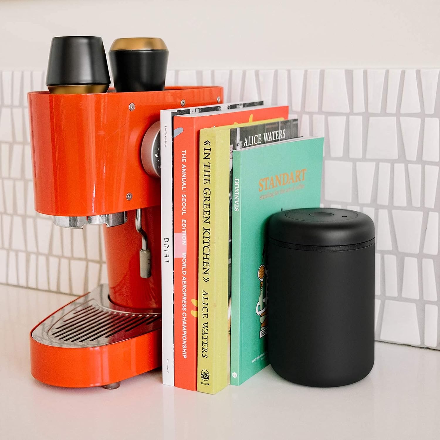 Fellow Atmos Vacuum Coffee Canister & Food Storage Container - 1.2 Liter Canister holds up to 16 oz of Coffee Beans - Airtight Food Storage Containers - Coffee Containers - 1.2 Liter - Matte Black-