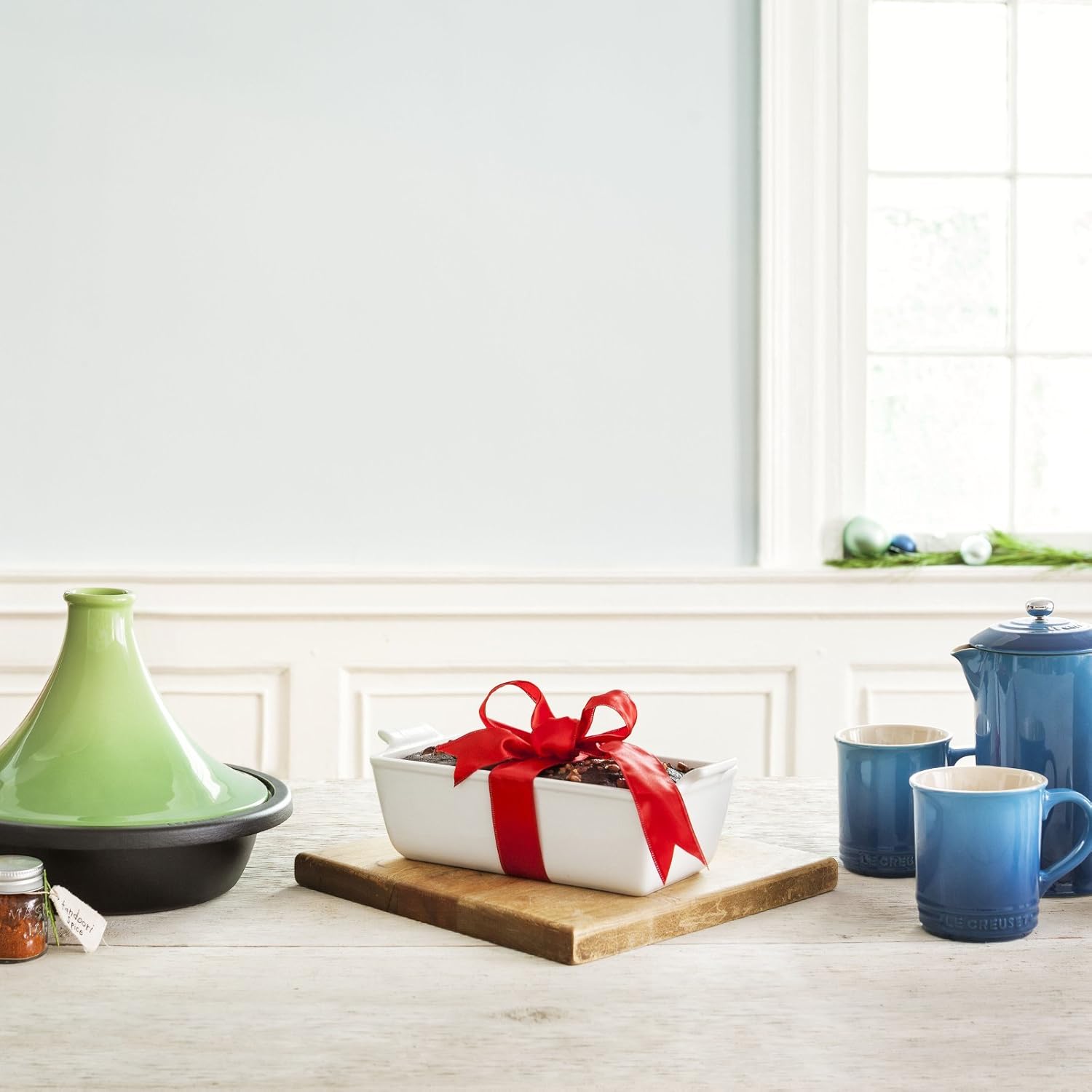 Le Creuset Stoneware Heritage Loaf Pan, 9 x 5 x 3 (1.5 qt.), White1