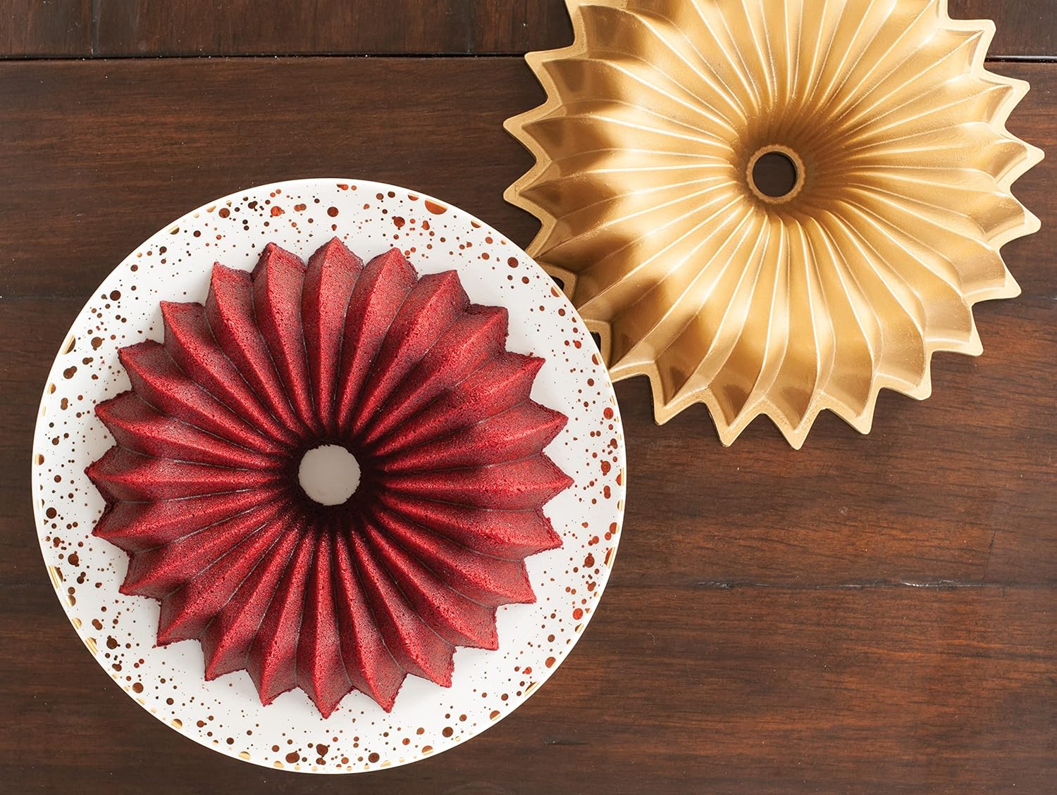 Nordic Ware Brilliance Bundt Pan Gold7