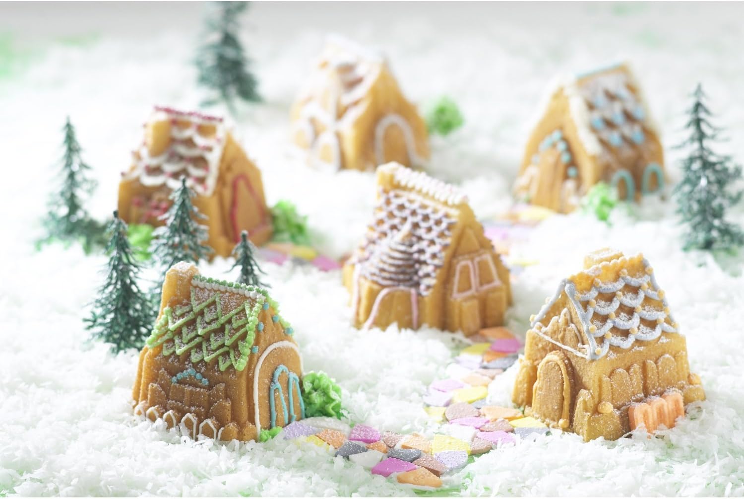 Nordic Ware Cozy Village Gingerbread House, 6 Cups, Silver1