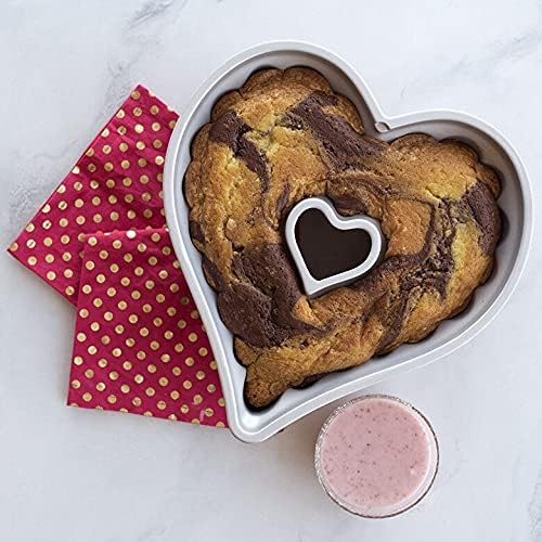 Nordic Ware Elegant Heart Bundt Pan1