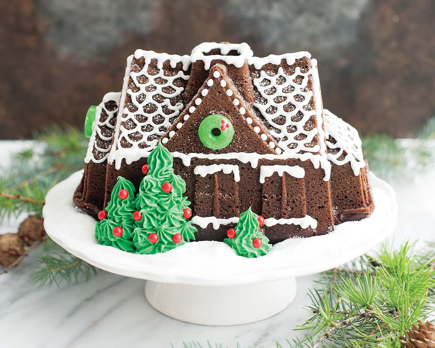 Nordic Ware Gingerbread House Bundt Pan1