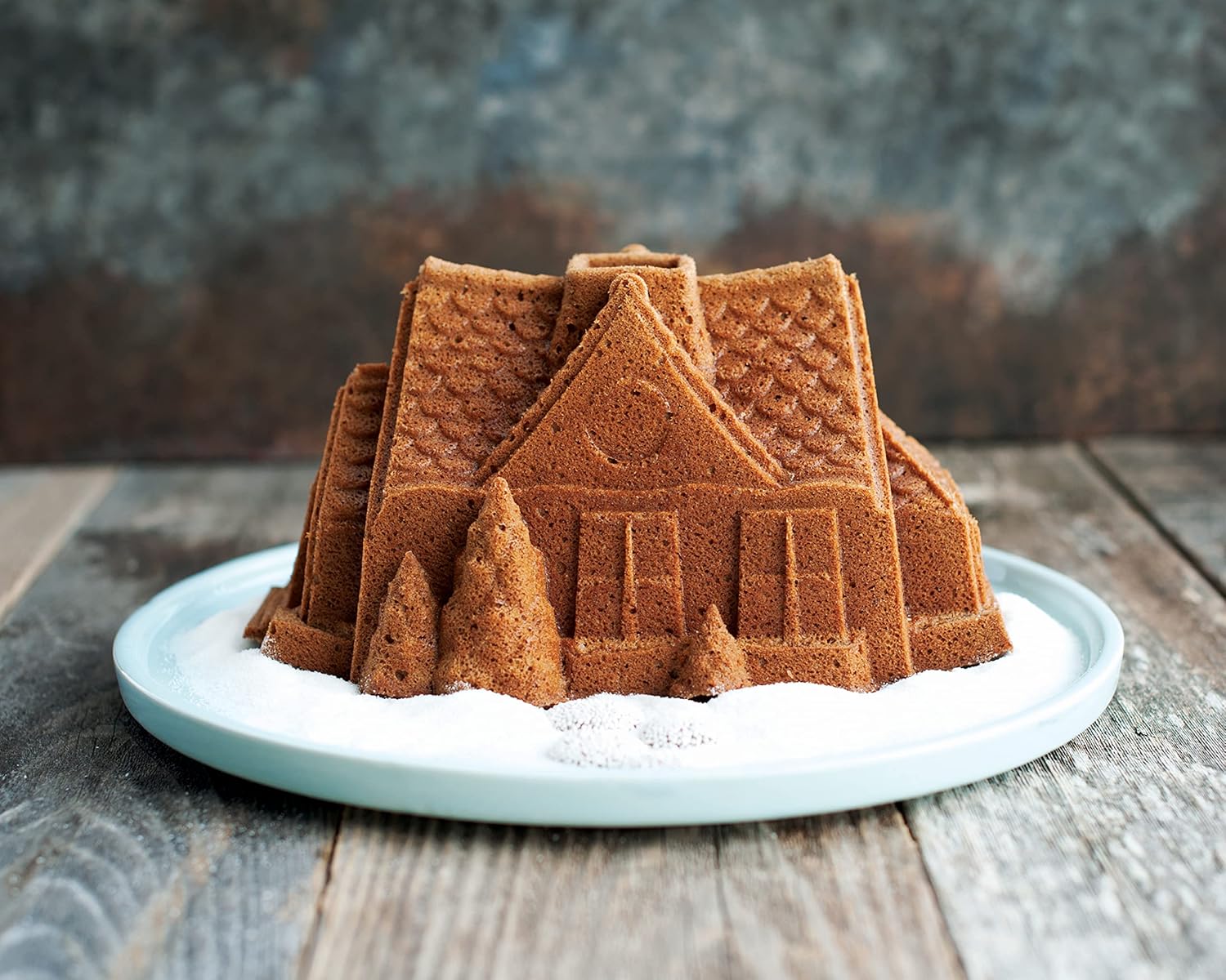 Nordic Ware Gingerbread House Bundt Pan2