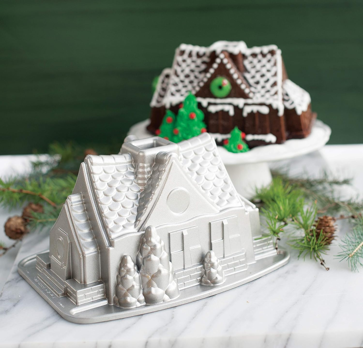 Nordic Ware Gingerbread House Bundt Pan4