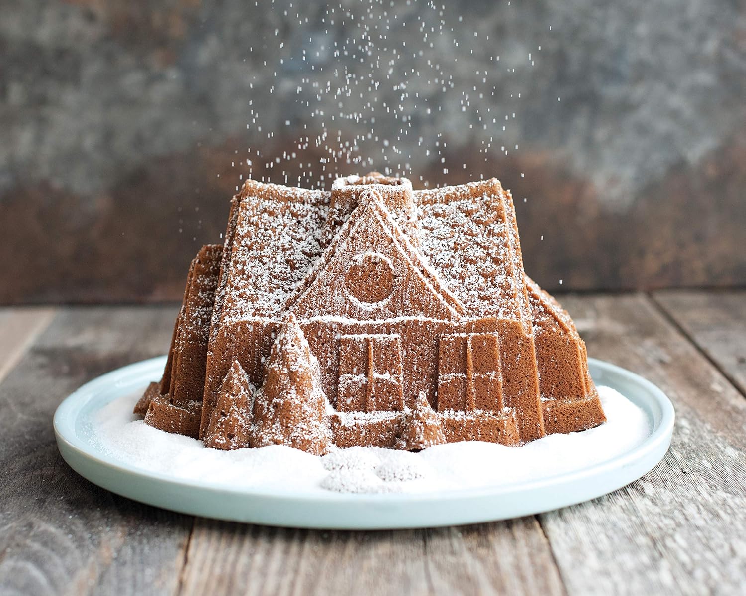 Nordic Ware Gingerbread House Bundt Pan5