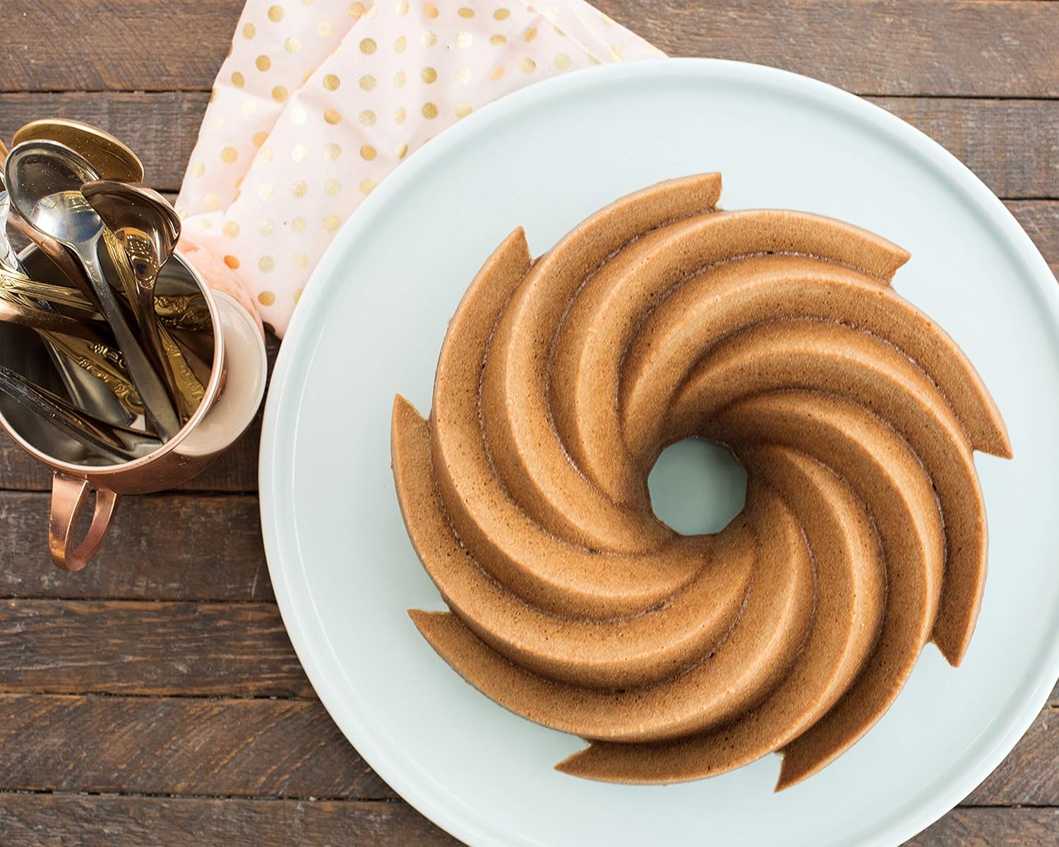 Nordic Ware Heritage Bundt Pan, One, Gold6