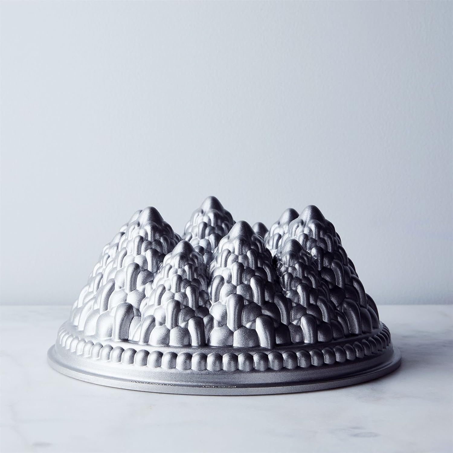 Nordic Ware Pine Forest Bundt Pan, Silver9