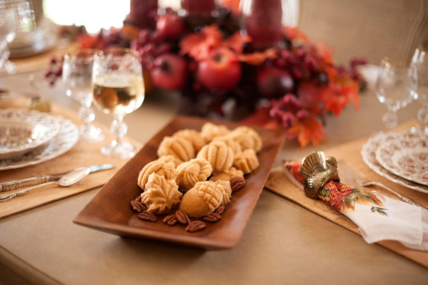 Nordic Ware Seasonal Collection Autumn Cakelette Pan1