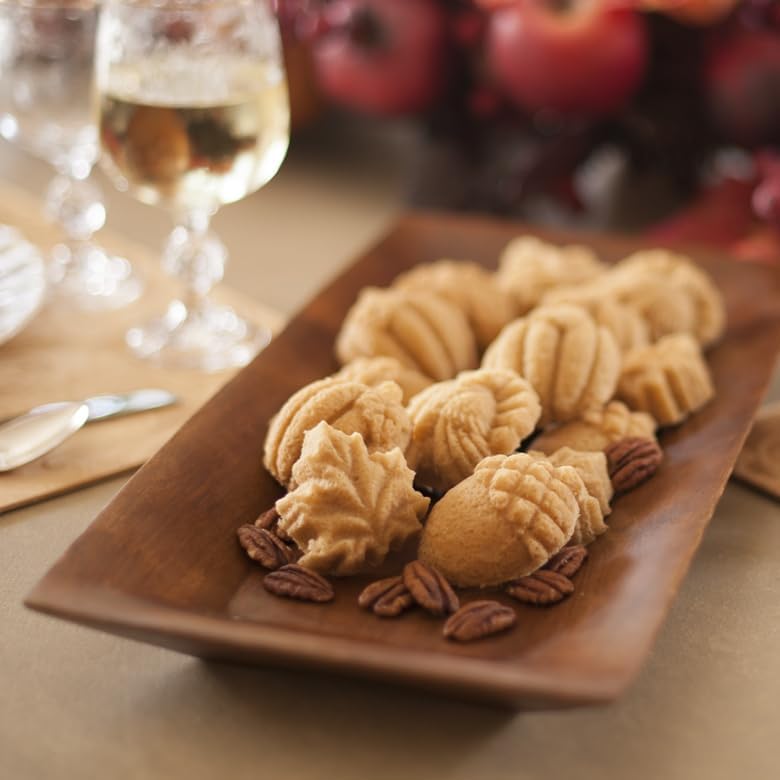 Nordic Ware Seasonal Collection Autumn Cakelette Pan4