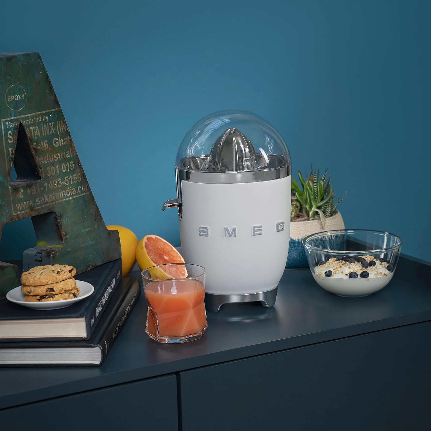 SMEG 50's Style Retro Citrus Juicer Matte White, Medium6
