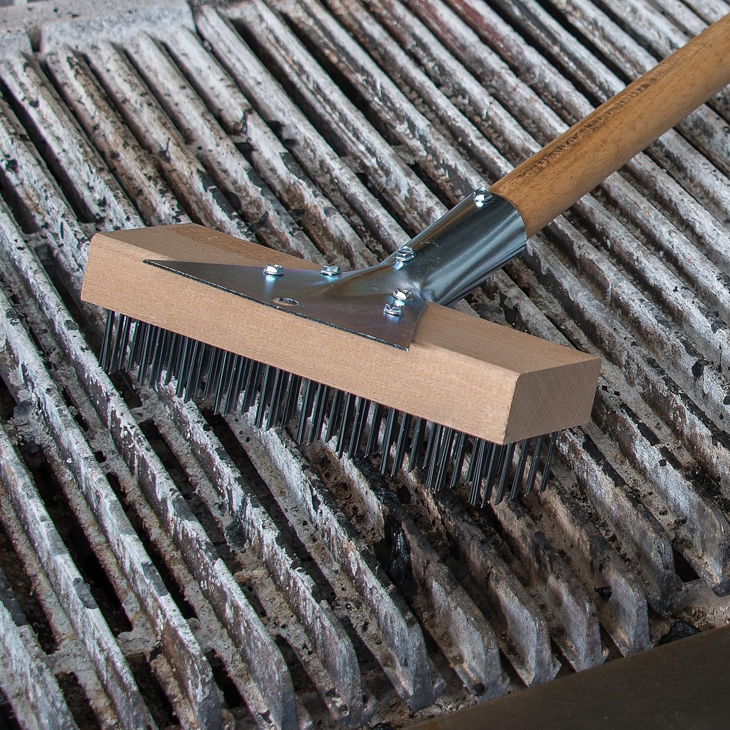 Carlisle FoodService Products Wood Oven Grill Brush & Scraper with Handle, 30 Inches, Natural5