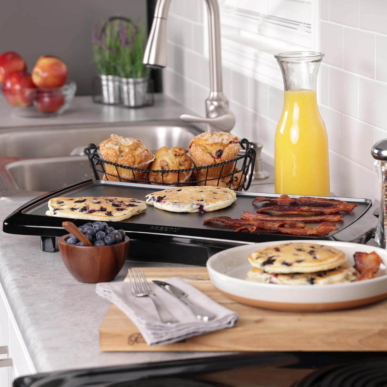 Presto 07030 Cool Touch Electric Griddle7
