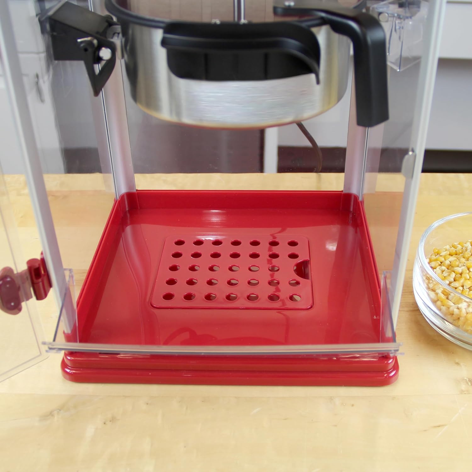 West Bend Stir Crazy Movie Theater Popcorn Popper with Nonstick Popcorn Kettle, Measuring Tool and Popcorn Scoop for Gourmet Popcorn Machine , 4 Qt., Red9