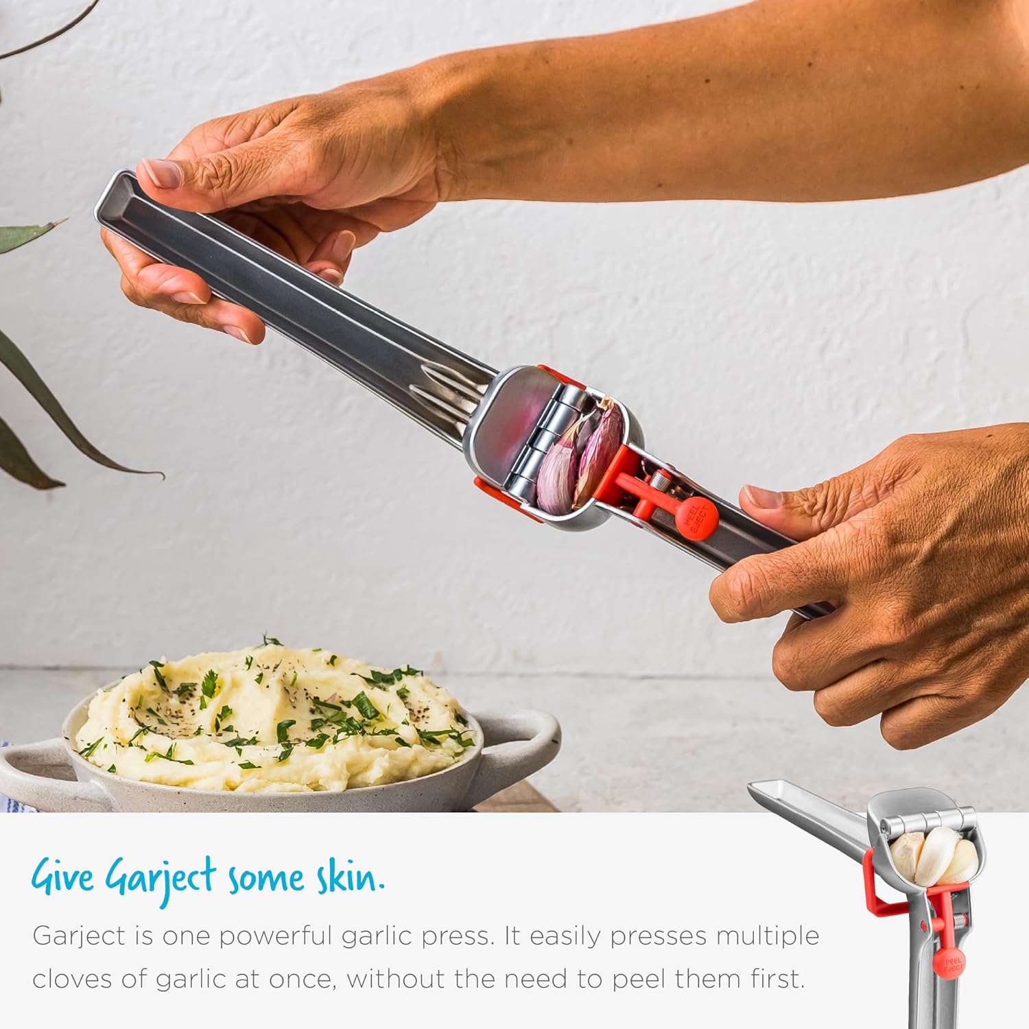 Dreamfarm Garject 2-In-1 Garlic Peeler, Garlic Press & Mincer with Garlic Peel Ejector, Chrome-Plated Zinc - Red5