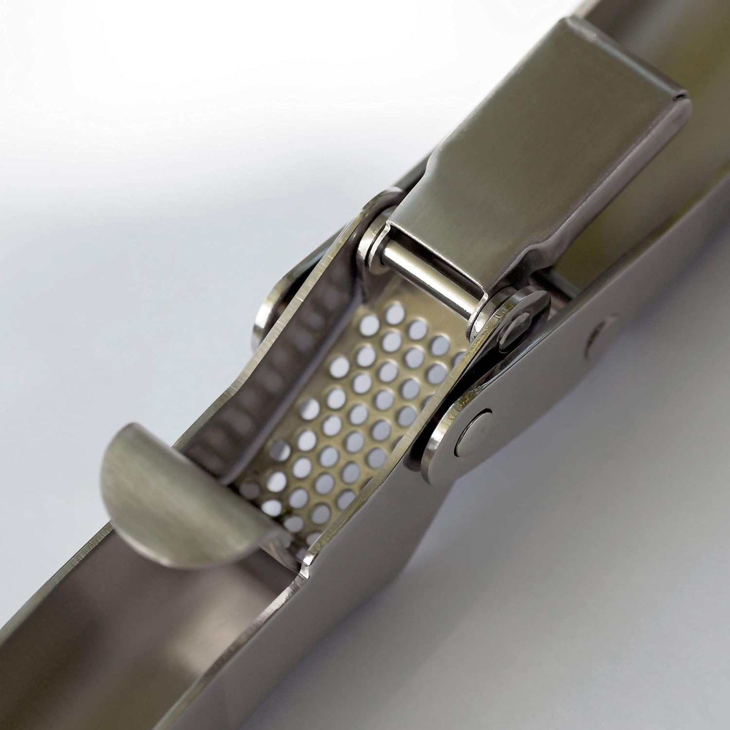 MANNKITCHEN Stainless Steel Garlic Press, Heavy Duty Professional Grade Double Lever-Assisted Garlic Mincer with High Capacity Reservoir - Easy to Clean and Rust Free Garlic Crusher0