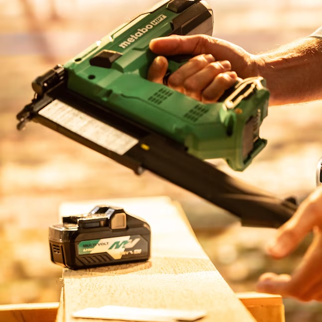 Metabo HPT MultiVolt 2-in 18-Gauge Cordless Brad Nailer (Battery and Charger Included)3_11zon