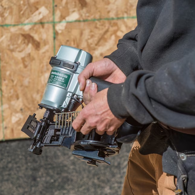 Metabo HPT NV45AB2M 1-3 4-in 15-Degree Pneumatic Coil Corded Roofing Nailer3_11zon