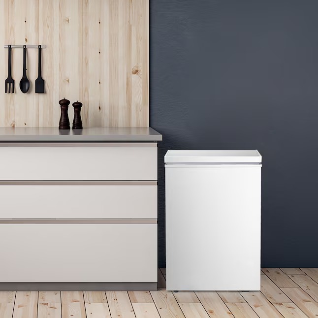 COWSAR 2.8-Cu. Feet Garage Ready Manual Defrost Chest Freezer ( White ) LSD58CF80W7_11zon