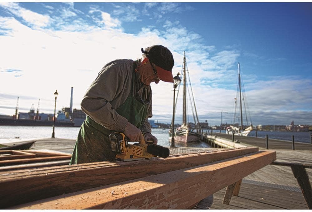 DEWALT 20V MAX Planer, 30,000 Cuts Per Minute, 2 mm Cut Depth, Brushless Motor, Bare Tool Only (DCP580B)1