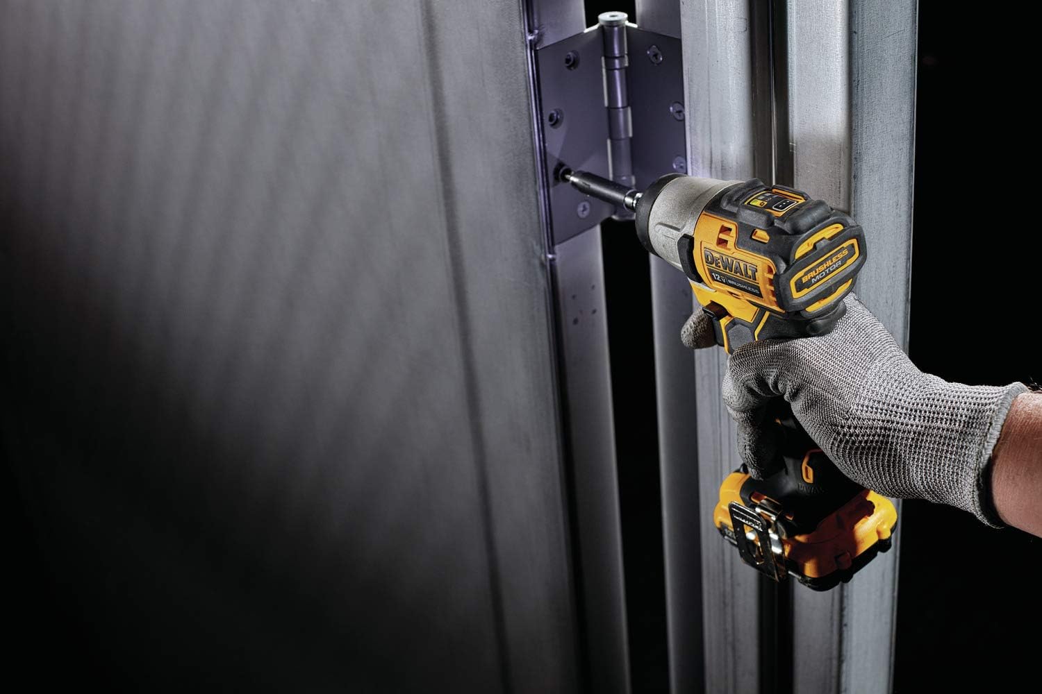 DEWALT XTREME 12V MAX Impact Driver Kit, 1 4-Inch (DCF801F2)16