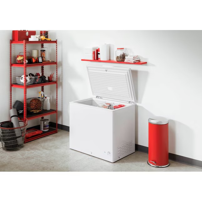 Hotpoint 6.9-Cu. Feet Manual Defrost Chest Freezer Convertible to Refrigerator ( White ) HCM7QWWW13_11zon