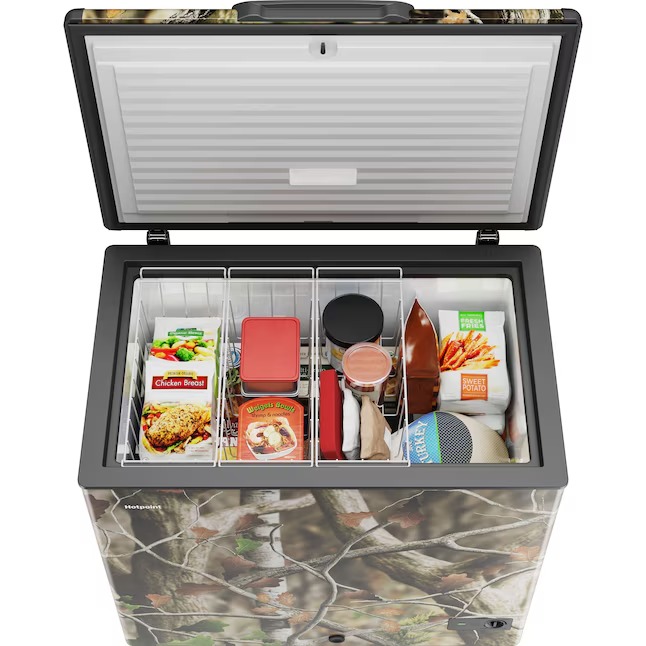 Hotpoint 8.8-Cu. Feet Manual Defrost Chest Freezer Convertible to Refrigerator ( Camoflauge ) HCM9CWCD1_11zon