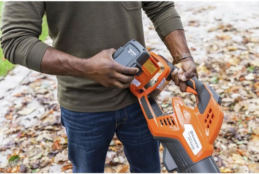Husqvarna 970569903 350iB 40V LeafBlaster Brushless Lithium-Ion Cordless Leaf Blower (Tool Only)1