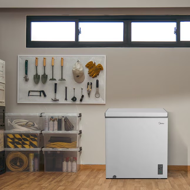 Midea 7-Cu. Feet Garage Ready Manual Defrost Chest Freezer Convertible to Refrigerator ( White ) MRC07M5CWW7_11zon