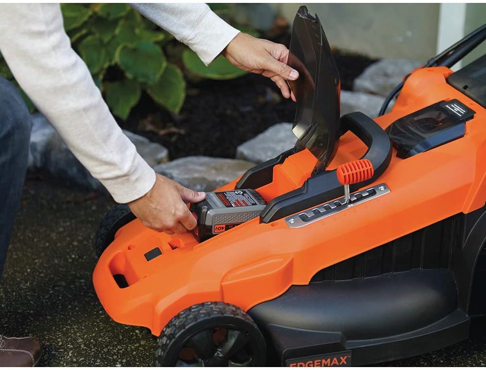 BLACK+DECKER CM2043C Cordless Mower, 207