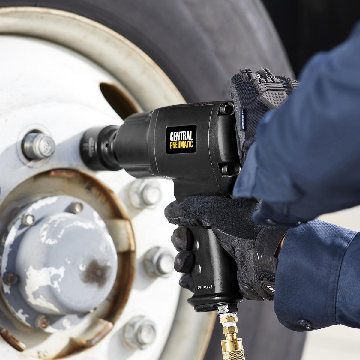 CENTRAL PNEUMATIC 3 4 in. Cast Aluminum Air Impact Wrench, Twin Hammer, 1000 ft. lbs.3