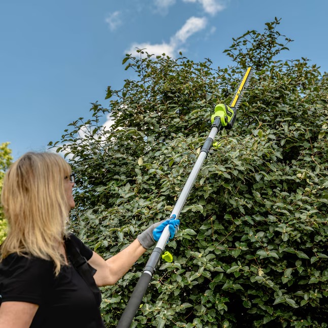 Earthwise LPHT12022 20-volt 20-in Battery Hedge Trimmer 2 Ah (Battery and Charger Included)156_11zon