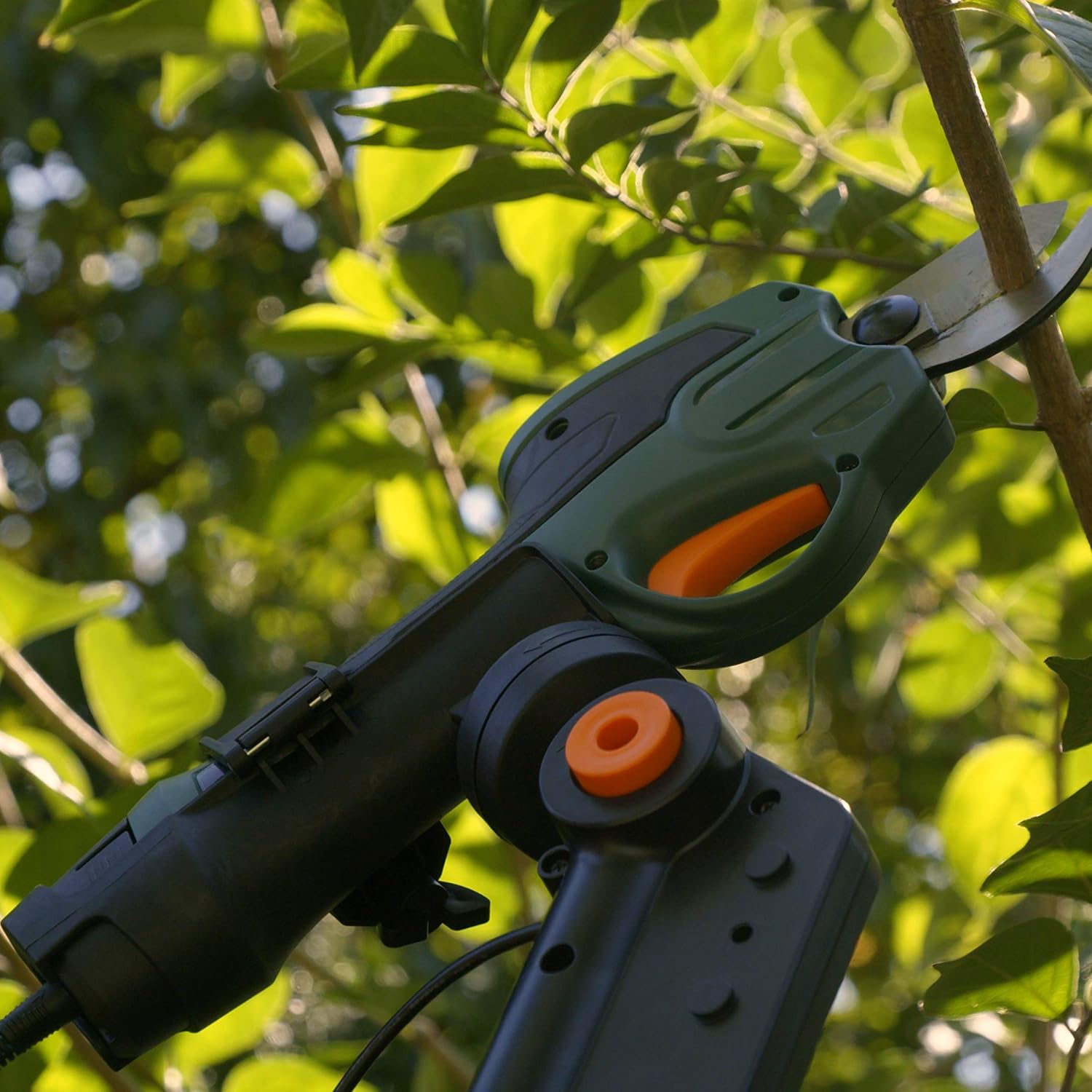 Scotts Outdoor Power Tools PR17216PS 7.2-Volt Lithium-Ion Cordless Rechargeable Power Pruner with Extension Pole, Green9